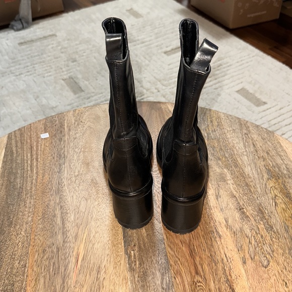 Worn Once. Size 37 ANTHROPOLOGIE BLACK LEAGHER PLATFORM CHELSEA BOOTS - Picture 4 of 6